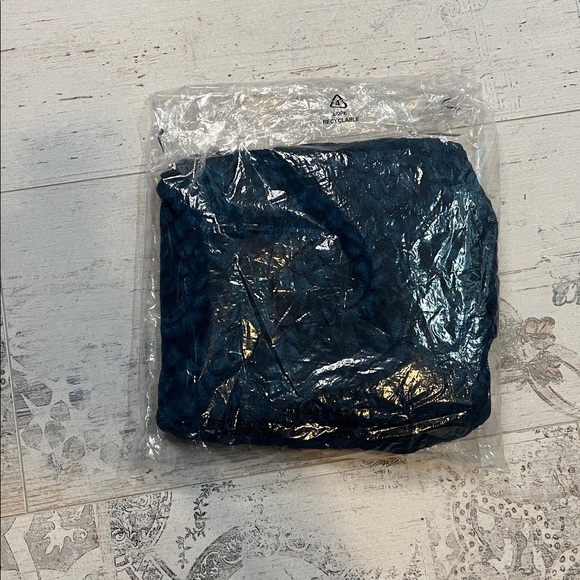 Moda International Deep Teal Lace Long Sleeve Top Size Medium - Picture 3 of 11